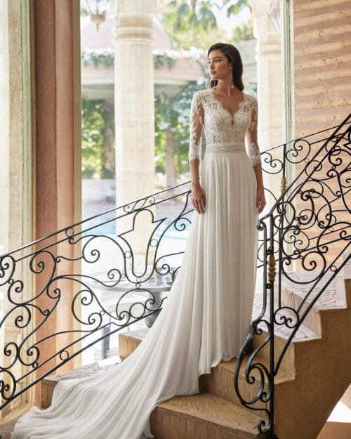 Vestido de novia línea A en georgette con encaje y pedrería