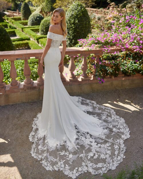 Vestido de novia sirena en crepé con encaje y pedrería
