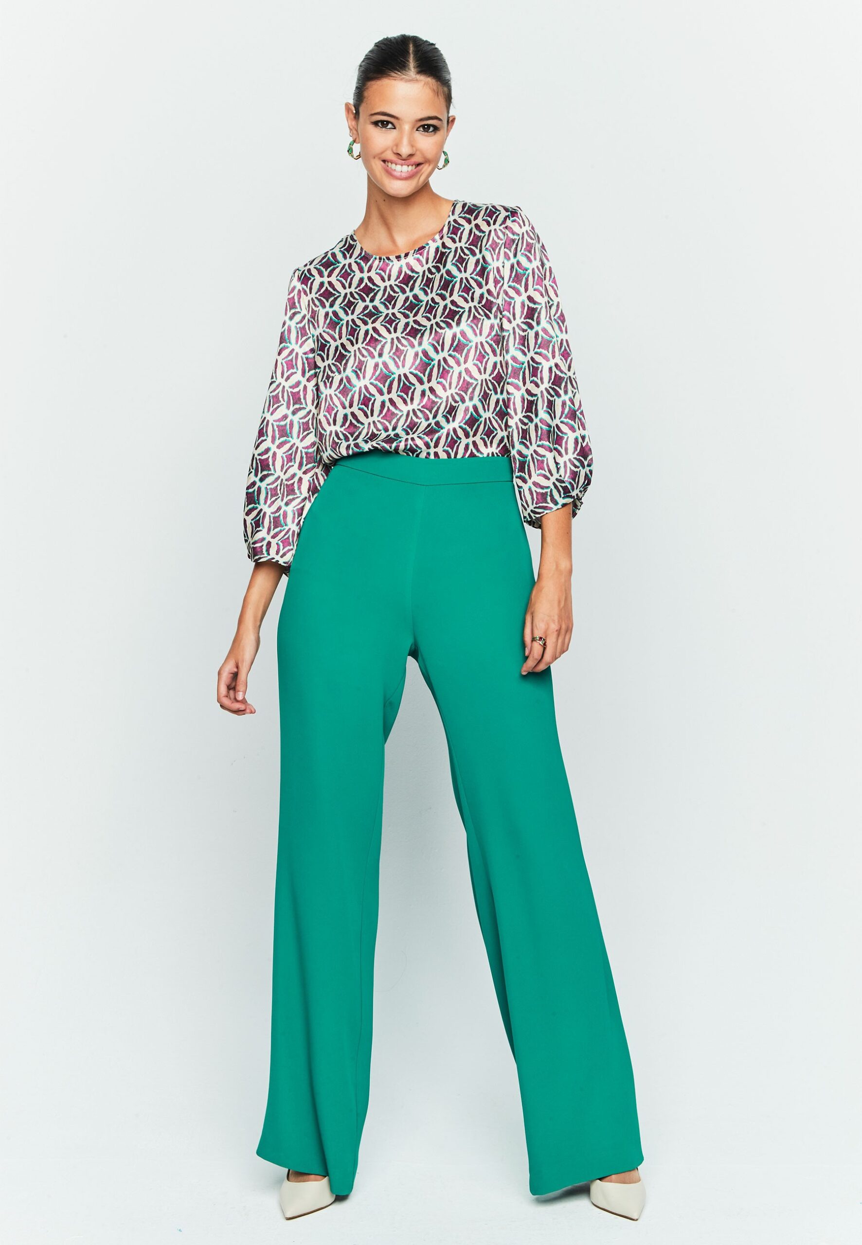 Pantalón ancho con goma en la espalda