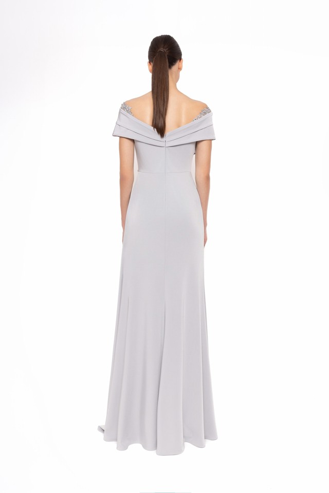 Vestido de Madrina Cuello Barca en Azul · Carla Ruiz - Imagen 2