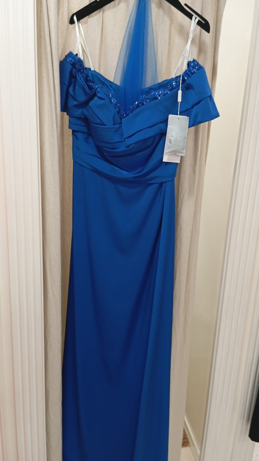 Vestido de Madrina Cuello Barca en Azul · Carla Ruiz - Imagen 3