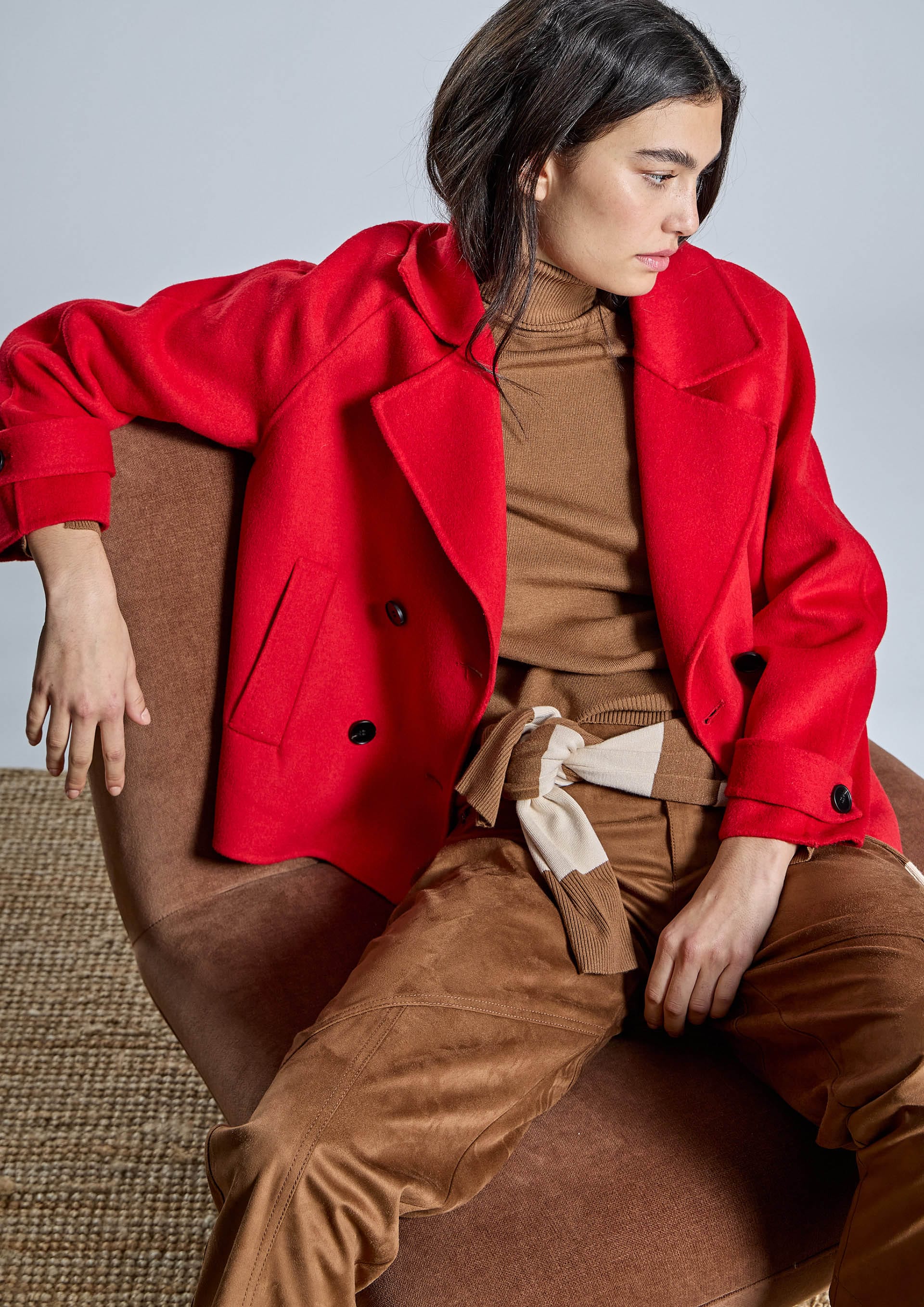 Chaqueta roja corta con solapa - Imagen 2