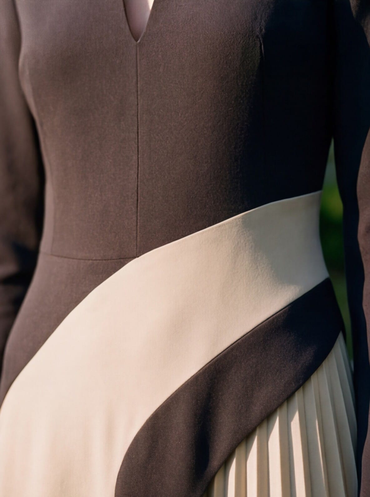 VESTIDO BICOLOR PLISADO - Imagen 3